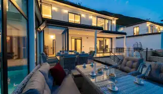 Villa  Avenir  Antalya'nın  Kaş , Gökçeören mevkiinde yer almaktadır.