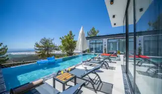 Villa Kraliçe, Kalkan Üzümlü Köyünde bulunan 4 kişi kapasiteli tatil villamız