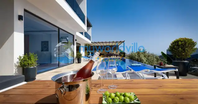 Villa Upper House Villa Tatilcileri için ünlü beldesi olan Antalya Kalkan’da muhteşem bir Villa Tatili yapmak için Villamızdır.