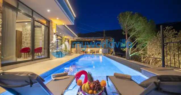 Kalkan İslamlar Köyünde konumlanan Muhafazakar Kiralik Aile Villası Oliva iki yatak odalı olup dört kişi kapasitesine sahip