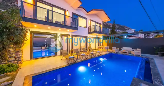 Villa Zemheri, Kalkan Kördere mevkiinde konumlanan iki yatak odalı ve dört kişilik kapasiteli ısıtma havuzlu muhafazakar aile ve balayı villası için kiralık lüks villadır.