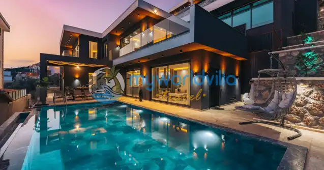 Kalkan Kördere mevkisinde konumlanan Özel havuzlu, Deniz Manzaralı Lüks Tatil Villası Villa Saba üç yatak odalı olup altı kişi kapasitene sahip Villamızdır 