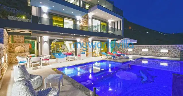 Kalkan Ordu mevkiinde konumlanan Villa Survival, havuzu oldukça korunaklı ve eşsiz deniz manzarasına sahip özel bir tatil villasıdır