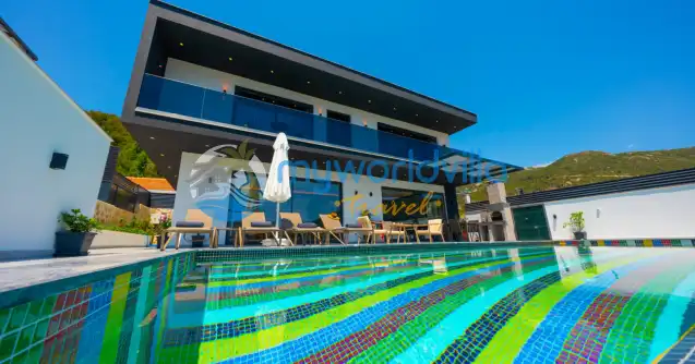 Kalkan İslamlar Köyünde konumlanan Çocuk havuzlu Muhafazakar Balayı Villası Güneyim İki yatak odalı