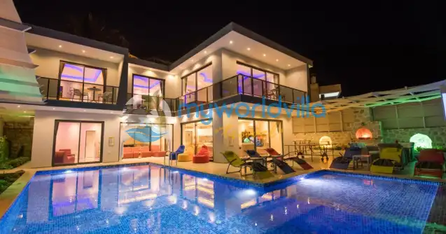 Villa Bedir Kalkan Akbel konumunda Deniz Manzaralı üç yatak odalı altı kişilik özel havuzlu korunaklı muhafazakar yazlık villamızdır.