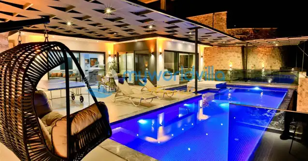 Kalkan İslamlar mevkisinde konumlanan Özel Havuzlu, Jakuzili, Çocuk Havuzlu, Muhafazakar, Balayı Villası Akdeniz 1, bir yatak odalı olup iki kişi kapasitesine sahip