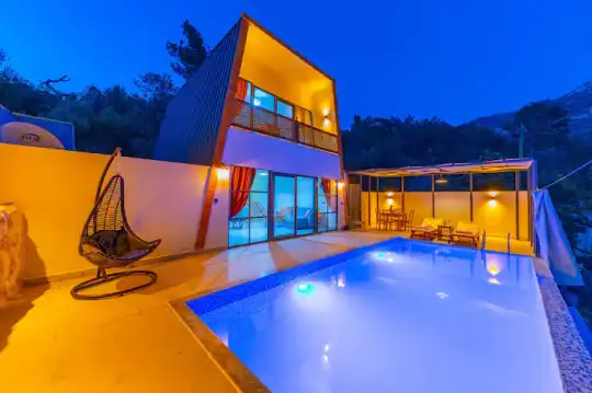 Antalya'da Huzurlu ve Konforlu Tatil İçin Villa Nasıl Kiralanır?
