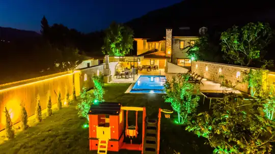 Muhafazakar Villa Tatili
